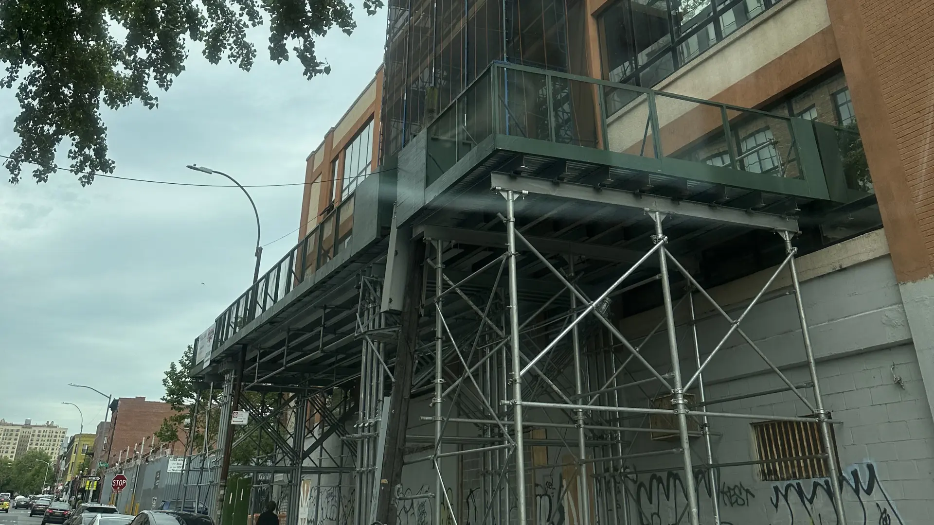 Scaffolding rental on NYC construction site